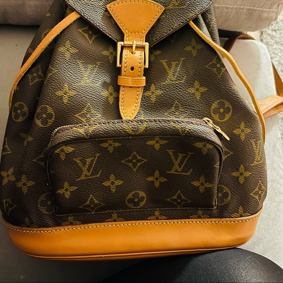 Authentic Louis Vuitton Montsouris MM Backpack - Picture 5 of 7